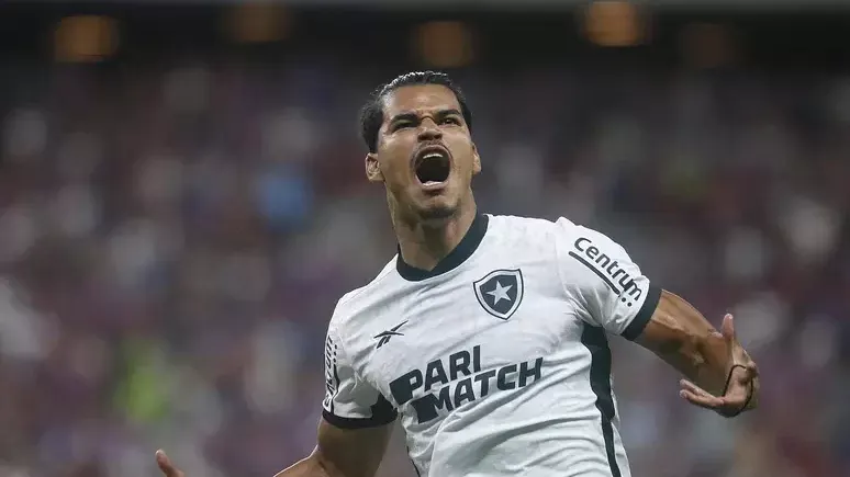 Danilo Barbosa, jogador do Botafogo é alvo do Santos e Corinthians