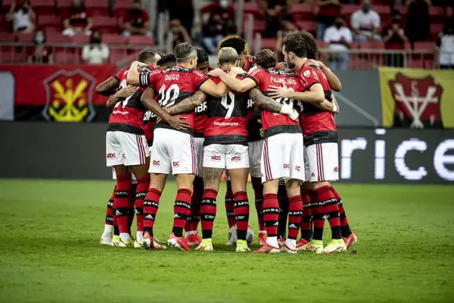 Alexandre Vidal/Flamengo/ Flamengo em campo antes da partida no estadual. 