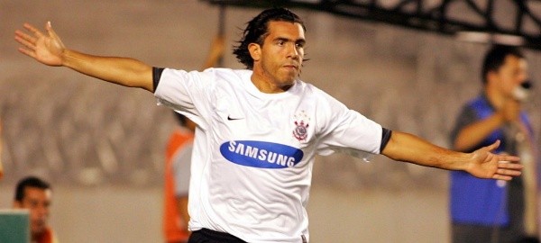 Foto: Djalma Vassão/Divulgação. Tevez em seu jogo de estreia pelo Corinthians, no Pacaembu.