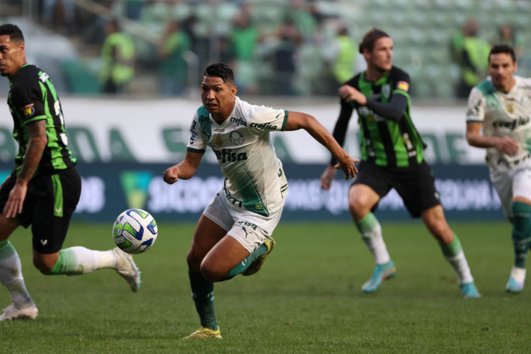 Palmeiras e América-MG se enfrentam pelo Brasileirão Série A 2023 hoje, 29; onde assistir ao vivo aos jogos do dia e horário do jogo