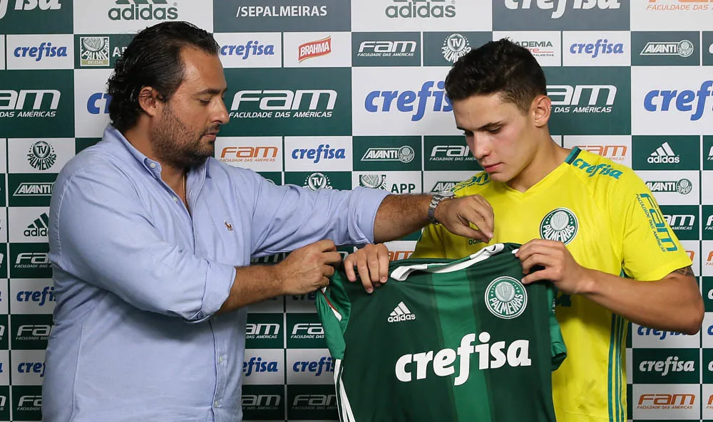 Foto: Cesar Greco – Mattos apresenta Veiga, promessa vinda do Coritiba, na Academia de Futebol no início de 2017