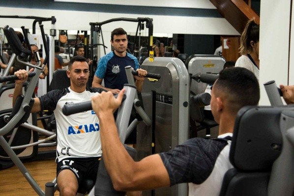 Foto: Ivan Storti/Santos FC – Guilherme Nunes vem treinando em horário separado do elenco de Bustos no Peixe