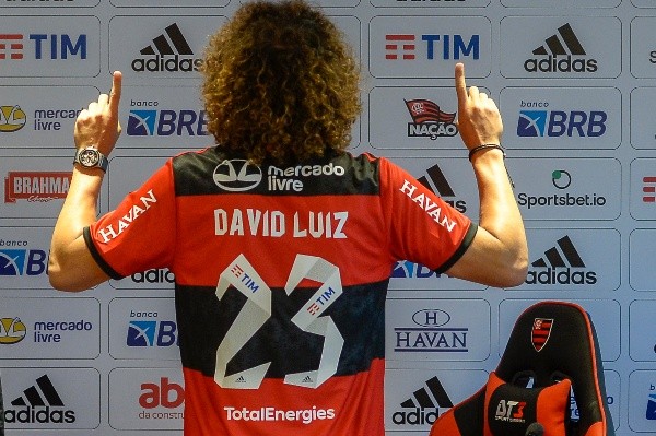 O camisa 23 da Gávea chegou – Foto:Foto: Marcelo Cortes / Flamengo