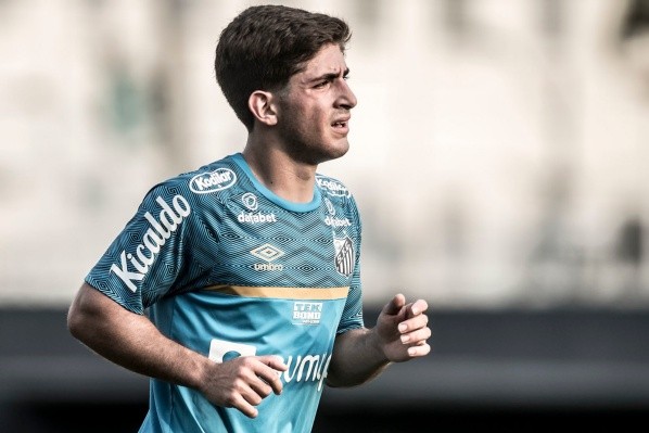 Lacava, que deixou o Santos, entrou apenas uma vez em campo