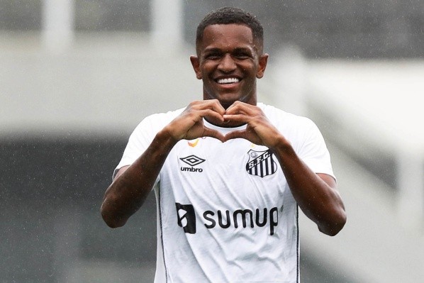 Foto: Pedro Ernesto Guerra Azevedo/Santos FC – Renyer, de apenas 19 anos, será observado por Odair no Peixe