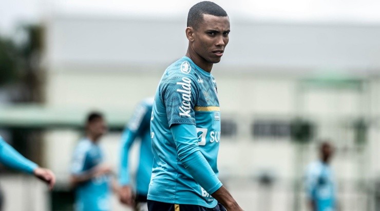 Foto: Ivan Storti/Santos FC/Divulgação - Madson: lateral perdeu espaço com saída de Lisca