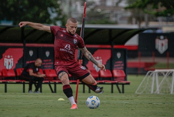 Foto: Bruno Corsino / ACG – André Luis está emprestado ao Atlético Goianiense