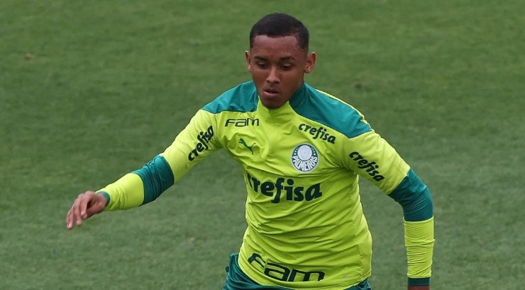 Foto: Cesar Greco – Michel não vem sendo aproveitado por Abel no Palmeiras e negocia com o Cuiabá