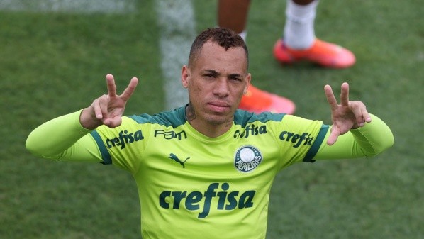 Foto: Cesar Greco – Breno Lopes foi herói do título do Palmeiras na Libertadores de 2020 e foi oferecido ao Mengão