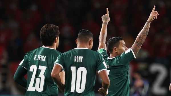 Foto: Divulgação/Flickr Oficial Palmeiras – Veiga, Rony e Dudu comemoram segundo gol do Palmeiras diante do Al-Ahly