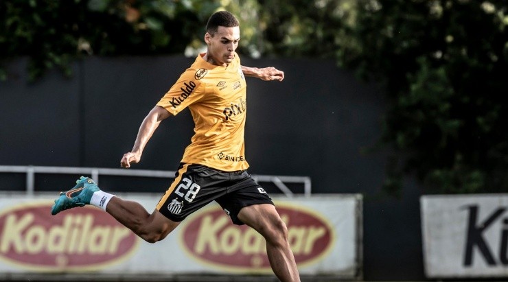 Kaiky quebrou o nariz na derrota do Santos para o Banfield. Foto: Ivan Storti/ Santos FC