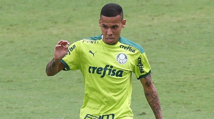 Foto: Cesar Greco – Gustavo Garcia tem grandes chances de entrar como titular diante do Atlético-GO