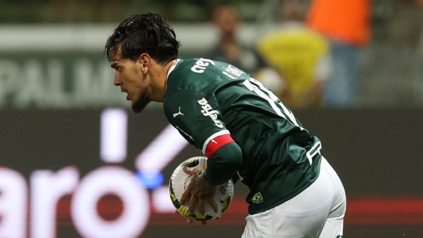 Foto: Cesar Greco – Gustavo Gómez, assim como Danilo, sequer ficou no banco do Paraguai em amistoso nesta 5ª