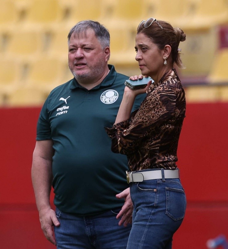 Anderson Barros e Leila Pereira estão inconformados com a declaração dada por Wilson Seneme há pouco para a equipe de reportagem do Globoesporte.com. Foto: César Greco/ Palmeiras