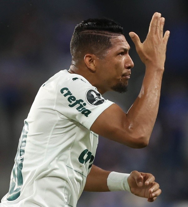 Foto: Cesar Greco – Rony se lamenta após gol perdido contra o Emelec que gerou bronca de Abel