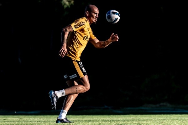 Departamento médico da Vila corre contra o tempo para recuperar Maicon a tempo da partida contra o Coritiba -Foto: Ivan Storti/Santos FC