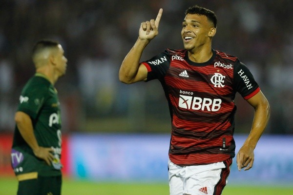 Foto: Flickr Oficial CR Flamengo/Gilvan de Souza | Victor Hugo marcou o 1º gol como profissional