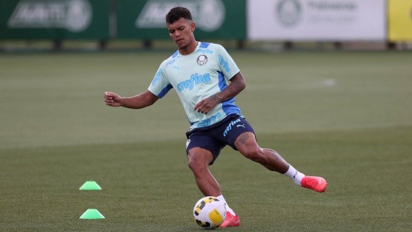 Foto: Cesar Greco – Gabriel Veron foi multado pelo Palmeiras e é incerto se Abel vai relacionar atacante para Choque-Rei
