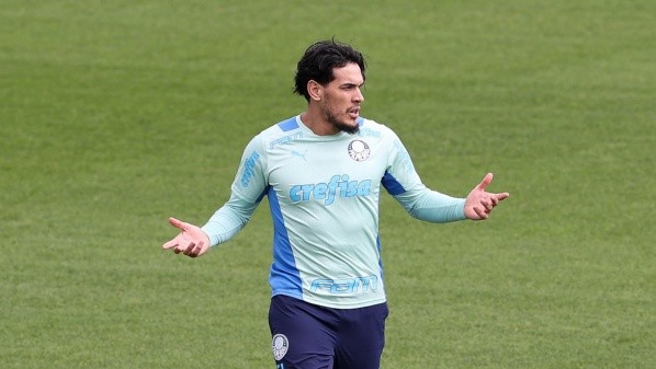 Foto: Cesar Greco – Gustavo Gómez pode ser desfalque de Abel diante do Atlético-MG por convocação ao Paraguai