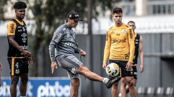 Fabián Bustos em ação no treino do Santos. Foto: Ivan Storti/ Santos FC
