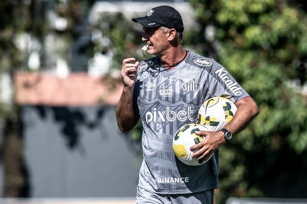 Foto: Flickr Oficial Santos FC/Ivan Storti | Lisca comanda treino do Peixe