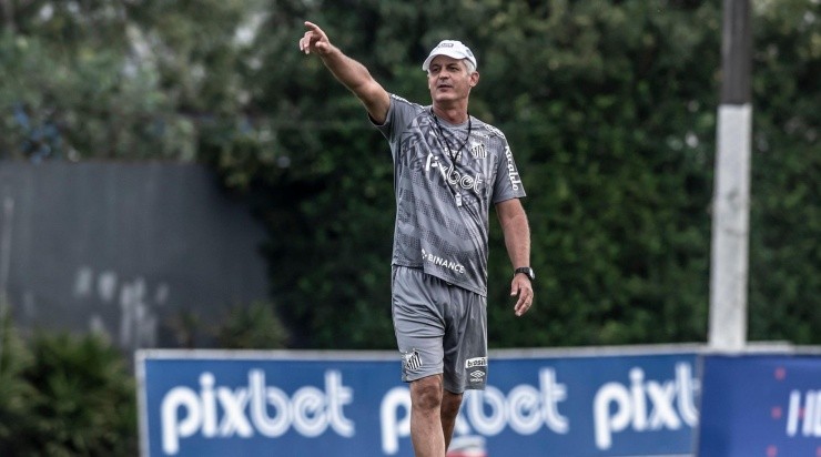 Lisca quer o Santos brigando por uma vaga na Copa Libertadores de 2023. Foto: Ivan Storti