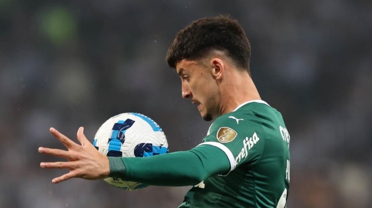 Palmeiras ainda não pagou a primeira parcela ao Peñarol pela compra do lateral- esquerdo Piquerez. Foto: César Greco/ Palmeiras