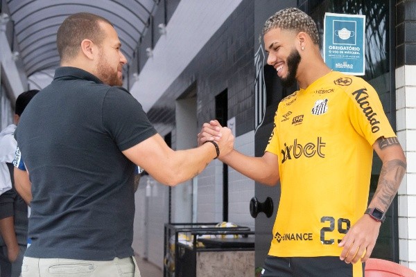 Flickr Oficial do time: Ivan Storti/Flickr Oficial Santos – Nathan chegou exaltando o Santos