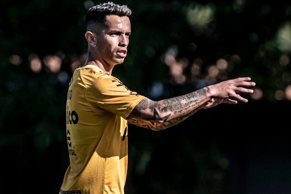 Foto: Ivan Storti/Santos FC – Carabajal deve ser o armador do Santos, com a convocação de Soteldo pela Venezuela