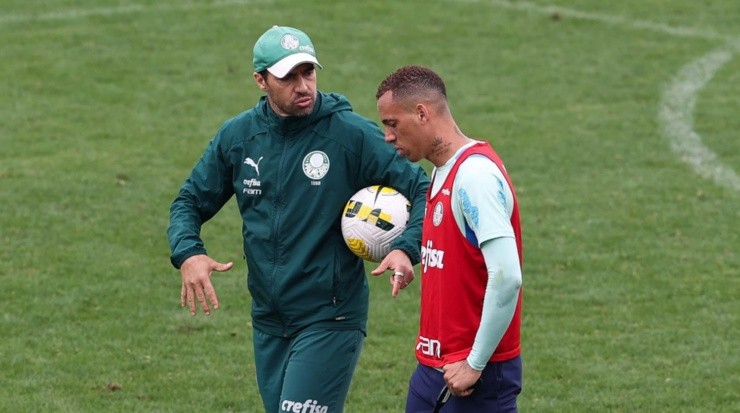 Foto: Cesar Greco/SEP - Abel foi visto em uma conversa com Breno Lopes.