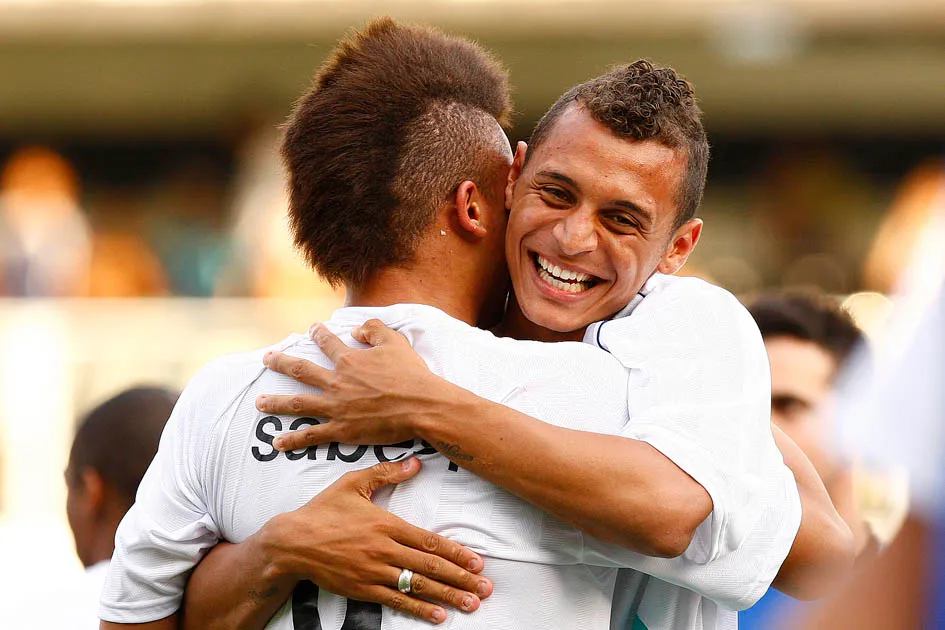 Neyemar e Alan ainda nos tempos de Peixe. Foto: Ricardo Saibun