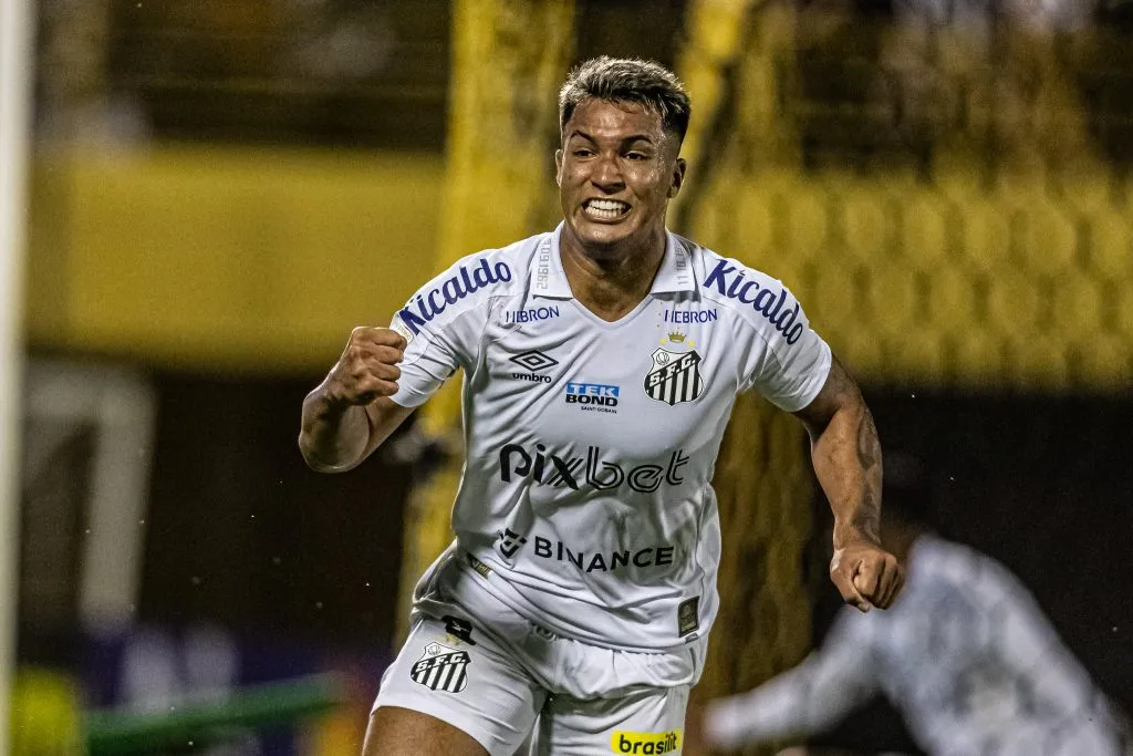 Marcos Leonardo está bem cotado para se transferir à Europa, mas Timão sonha alto para 2024 – Foto: Raul Baretta/Santos