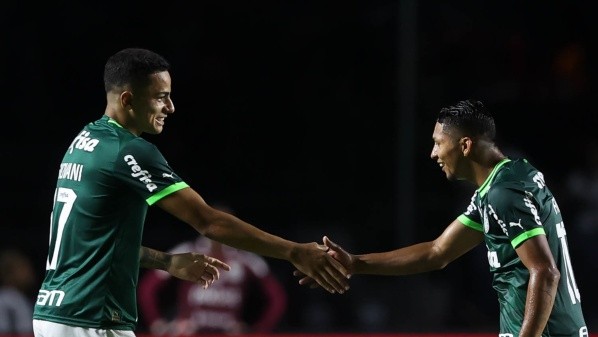 Foto: Cesar Greco/Palmeiras/by Canon – Giovani (à esquerda) tem sido utilizado com mais frequência no Palmeiras em 2023