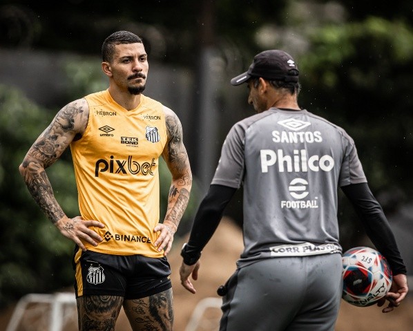 Foto: Raul Baretta/ Santos FC – Alison ainda não está apto para retornar ao Santos para estreia na Sul-Americana