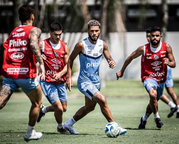 Foto:Raul Baretta/ Santos FC – Santos vem treinando no CT Rei Pelé