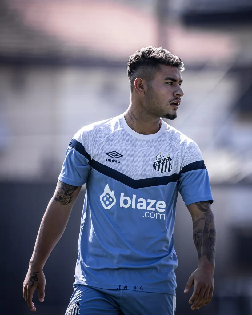 Kevin Malthus foi barrado por Carille no Peixe – Foto: Raul Baretta/ Santos FC