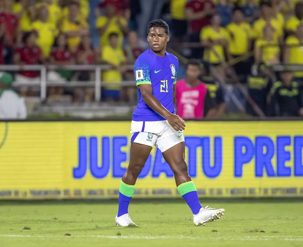 Endrick em ação contra a Colômbia. A Cria deu seus primeiros passos na Seleção Brasileira principal – Fotos : Staff Images / CBF