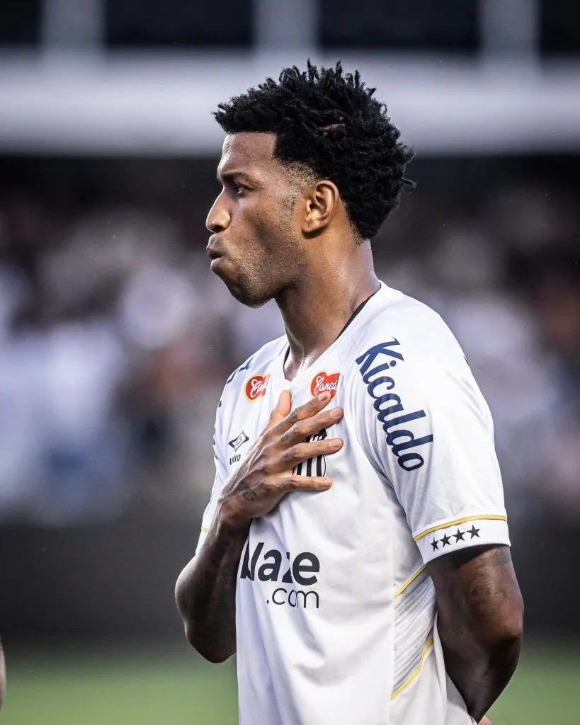 Foto: Reprodução;Santos - 'Fico até nervoso': Jair aponta entrosamento com Gil no Santos e faz revelação inusitada