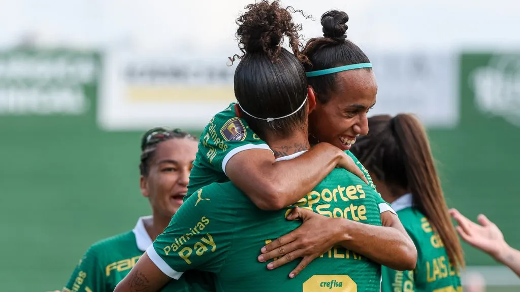 Jogadoras do Palmeiras celebram vitória no Paulista Feminino em 2024