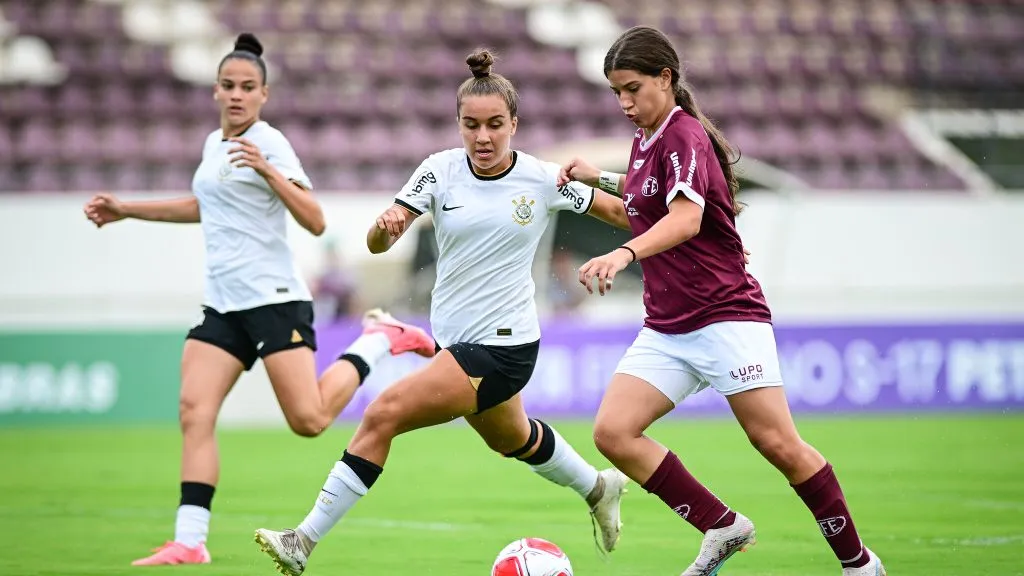 Jogadoras do Corinthians e Ferroviária no Paulistão Feminino Sub-17
