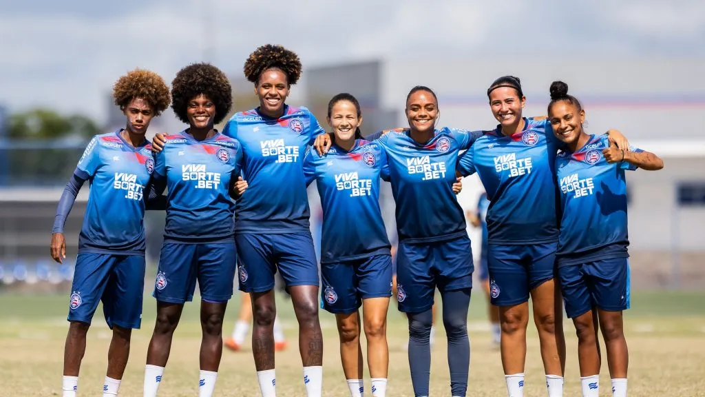 Time feminino do Bahia em treinamento