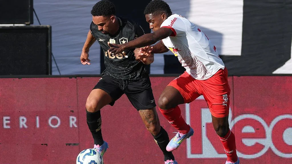 Botafogo joga mal e é derrotado pelo Bragantino por 1 a 0 em Bragança Paulista.