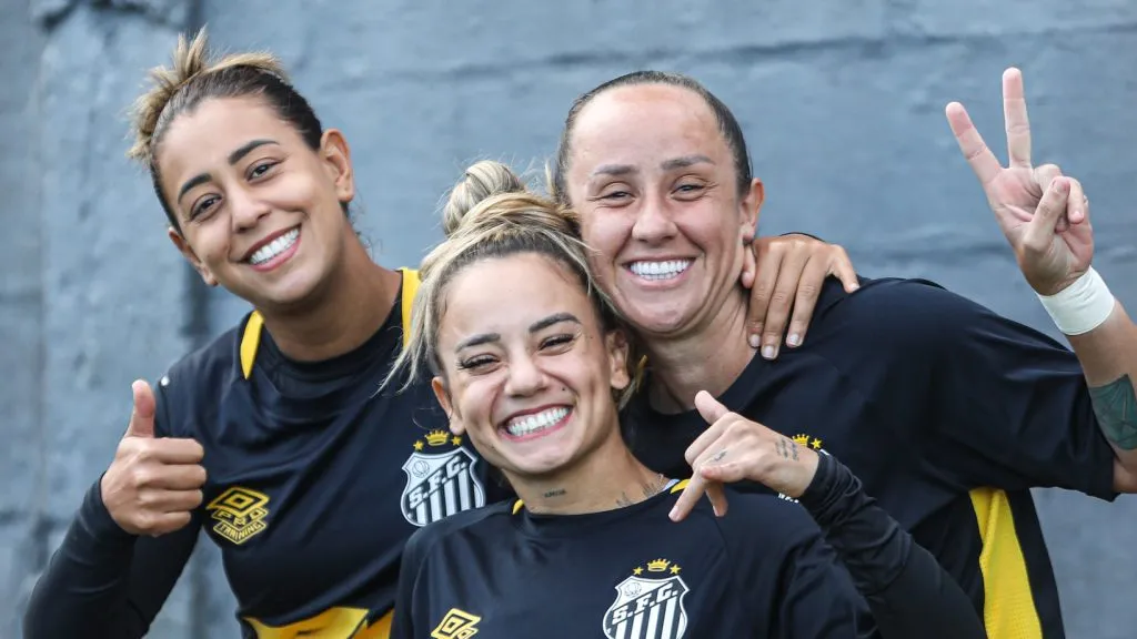 Nath Pitbull, Thaisinha e Pardal em treinamento do Santos