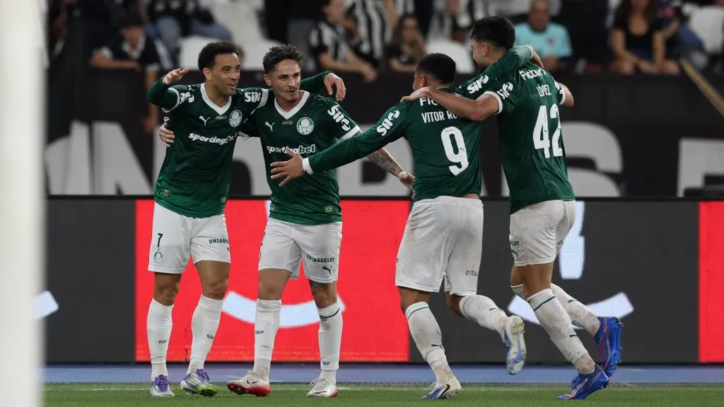 Jogadores do Palmeiras comemorando gol. (Foto: Cesar Greco/Palmeiras/by Canon)