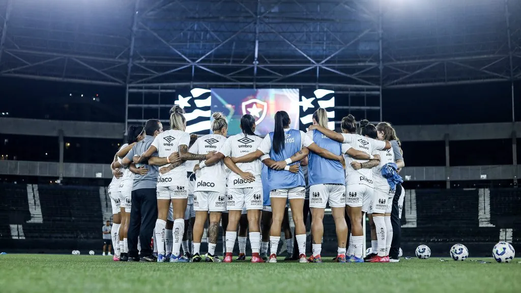 Elenco feminino do Santos na final do Brasileirão Feminino A2