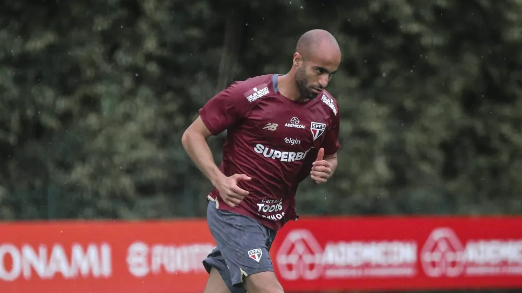 Lucas Moura no treino - Foto: Erico Leonan / São Paulo FC