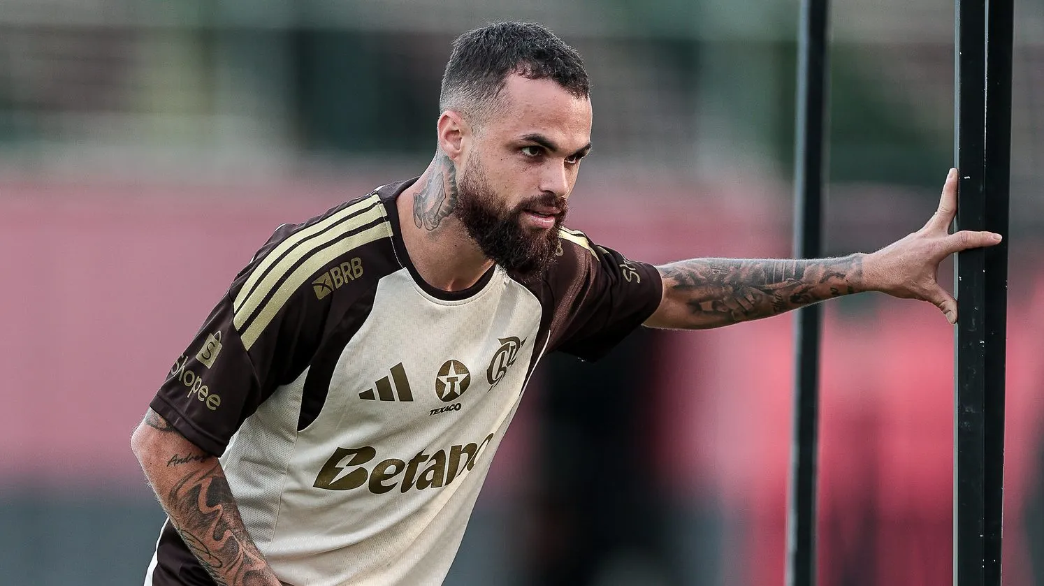 Michael durante treino no Ninho do Urubu em 2026. Foto: Gilvan de Souza/Flamengo