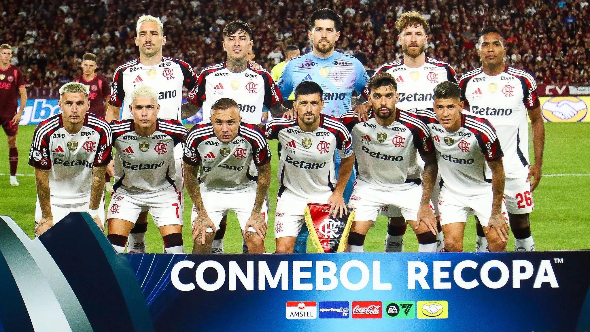Time titular do Mengão que iniciou a partida contra o Lanús, na Argentina – Foto: Gilvan de Souza/Flamengo