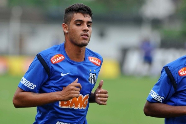 Foto: Ivan Storti/Divulgação Santos FC – Palmieri defendeu o Santos no início da carreira antes de rumar para a Europa