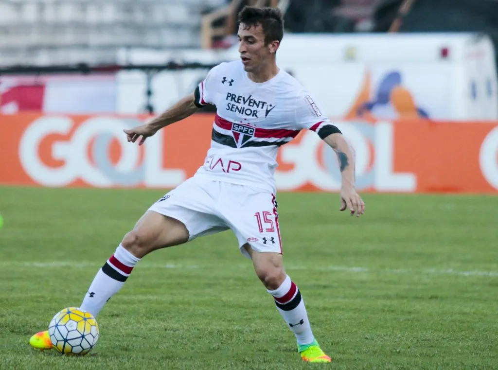João Schmidt em ação pelo São Paulo – Foto: Clelio Tomaz/AGIF